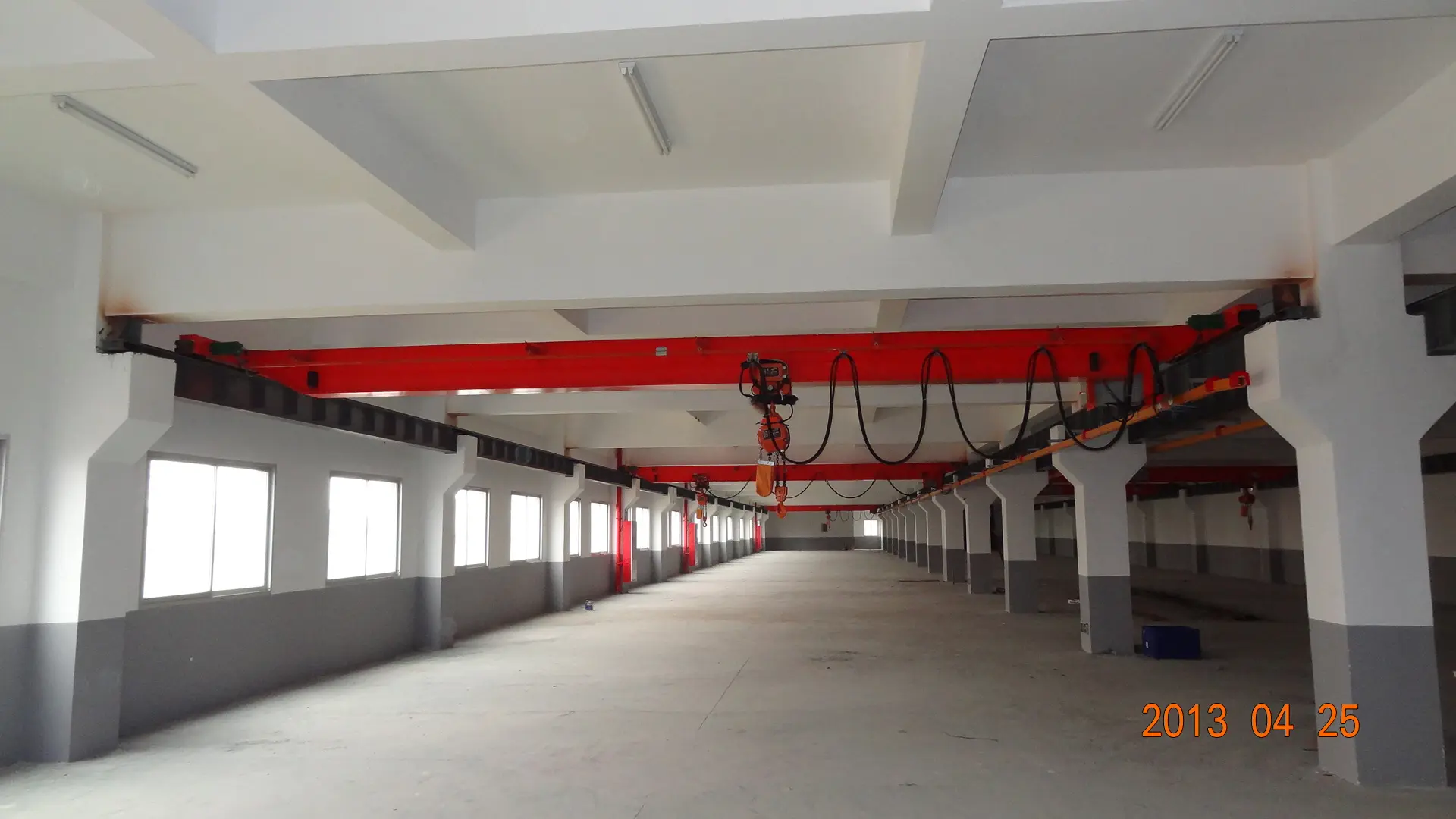 吊车梁上部空间小增加起升高度起重机-五金加工行业