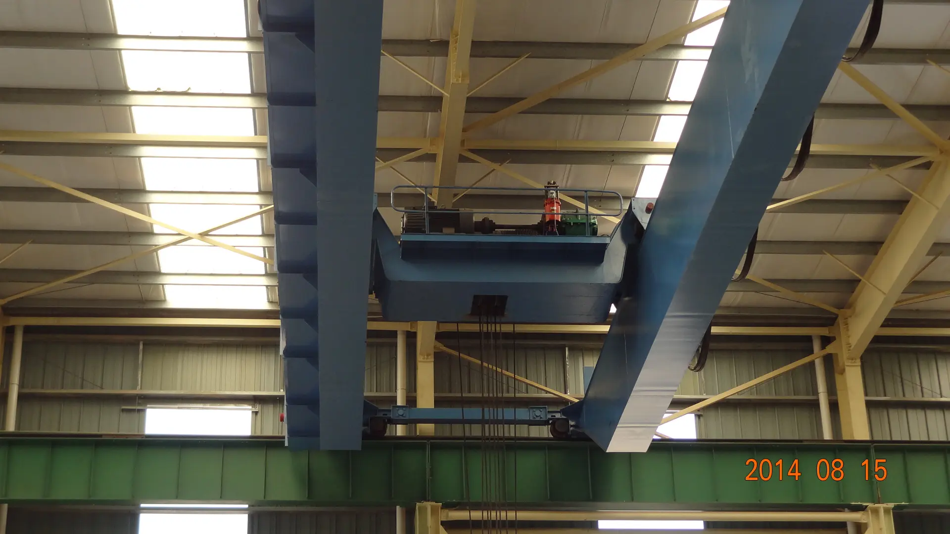 上部空间小下卧式双梁桥式起重机