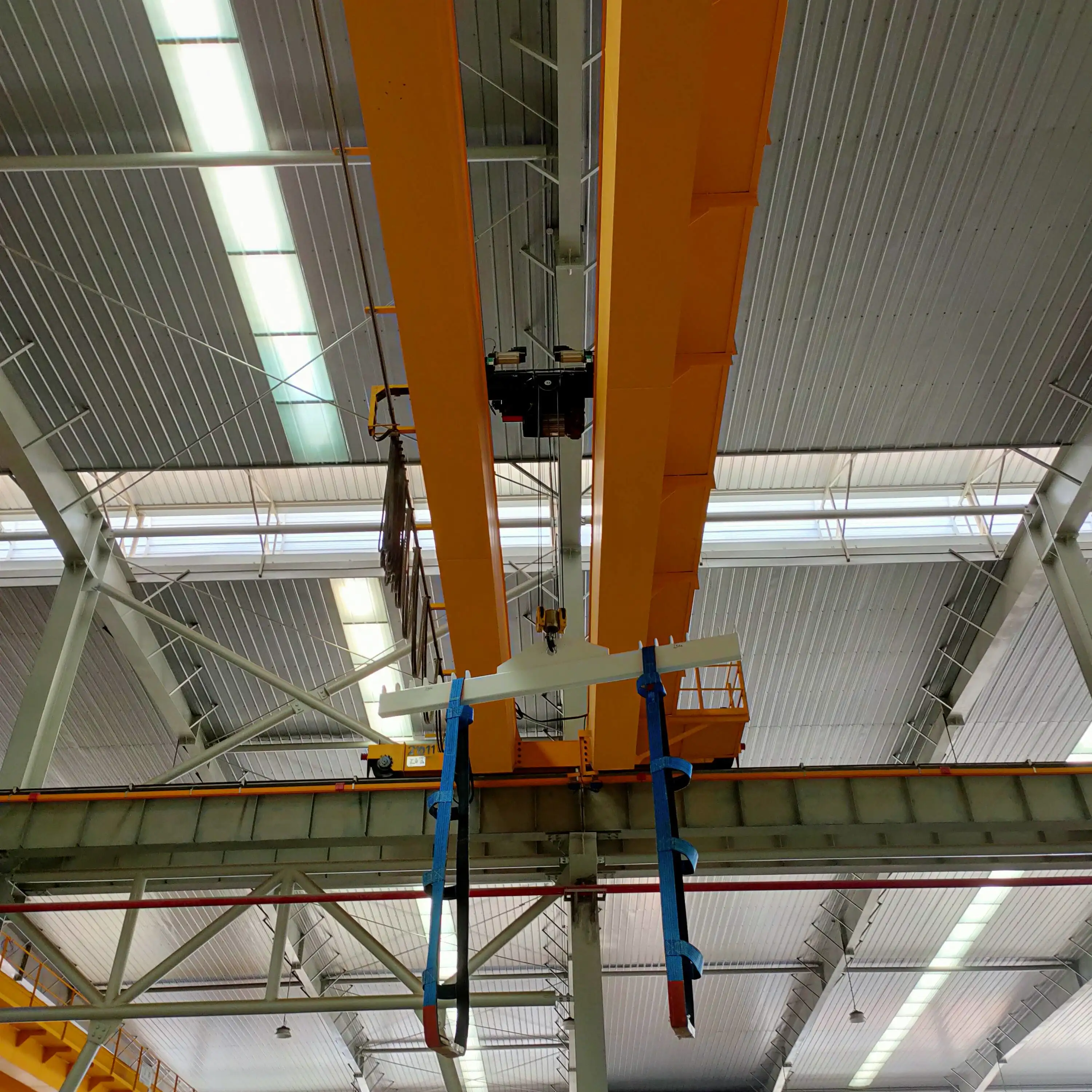 起重机厂家详解双梁桥式起重机小车车轮损坏问题